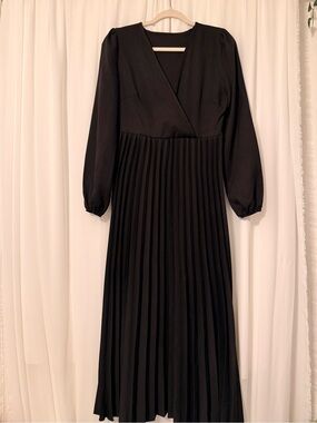 SHEIN Black Pleated V-Neck Long Sleeve Maxi Dress